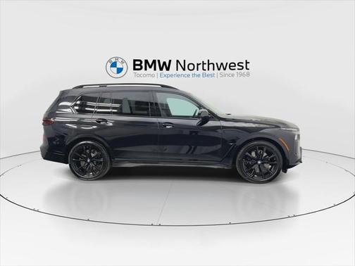 2025 BMW X7 M60i