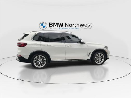 Alpine White 2023 BMW X5 xDrive40i