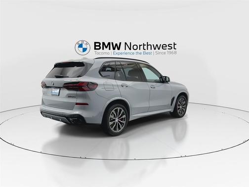 Brooklyn Grey Metallic 2026 BMW X5 M60i