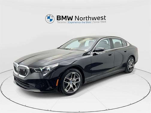 Black Sapphire Metallic 2024 BMW i5 eDrive40