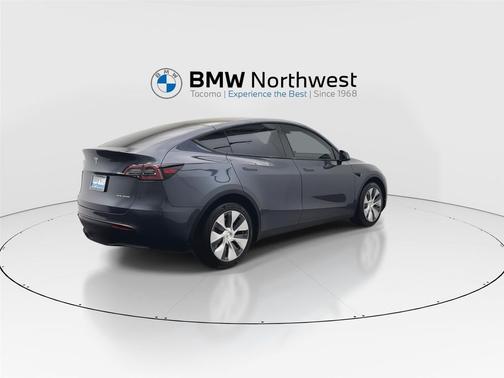 2022 Tesla Model Y Long Range Dual Motor All-Wheel Drive