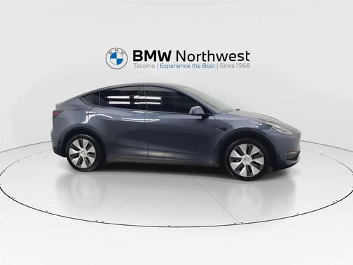 2022 Tesla Model Y Long Range Dual Motor All-Wheel Drive