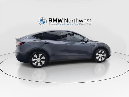 2022 Tesla Model Y Long Range Dual Motor All-Wheel Drive
