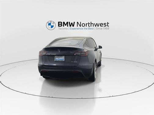 2022 Tesla Model Y Long Range Dual Motor All-Wheel Drive
