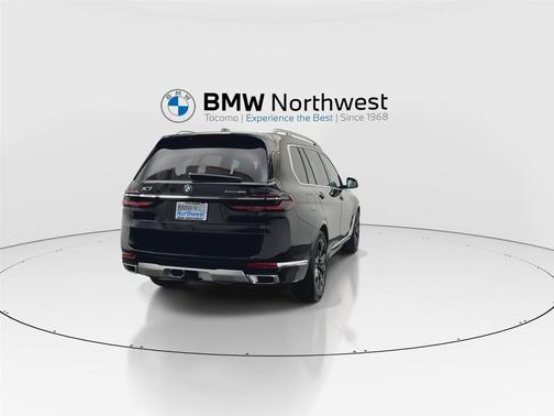 Black Sapphire Metallic 2027 BMW X7 xDrive40i