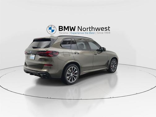 2025 BMW X5 M60i