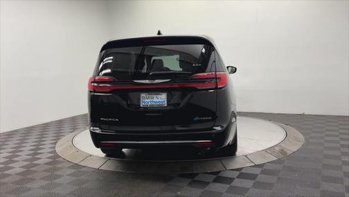 2024 Chrysler Pacifica Hybrid Select