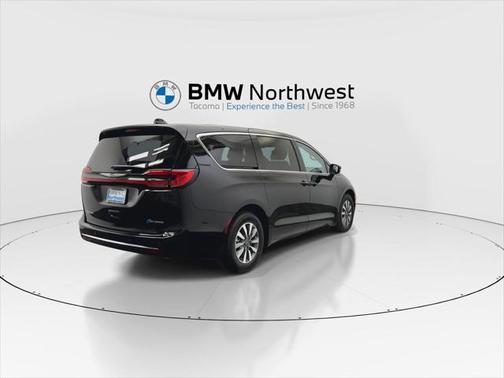 2024 Chrysler Pacifica Hybrid Select
