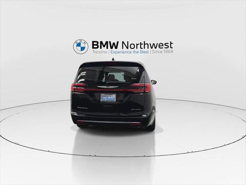 2024 Chrysler Pacifica Hybrid Select