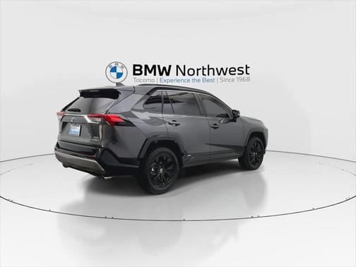 2022 Toyota RAV4 Hybrid SE