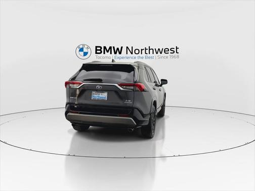 2022 Toyota RAV4 Hybrid SE