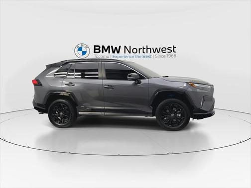 2022 Toyota RAV4 Hybrid SE