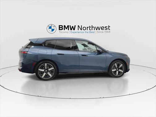 2026 BMW iX xDrive60