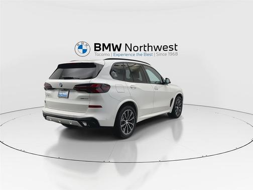 Mineral White Metallic 2026 BMW X5 xDrive40i