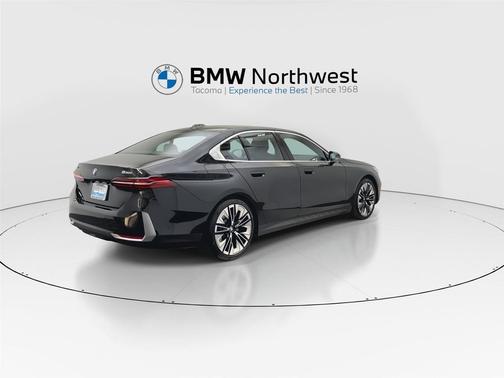 2025 BMW 530 i xDrive