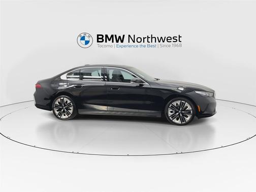 2025 BMW 530 i xDrive
