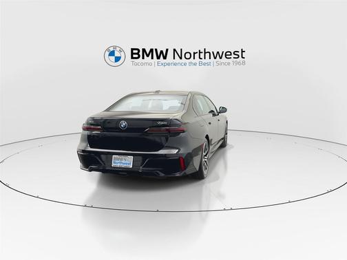 Black Sapphire Metallic 2026 BMW 740 xDrive