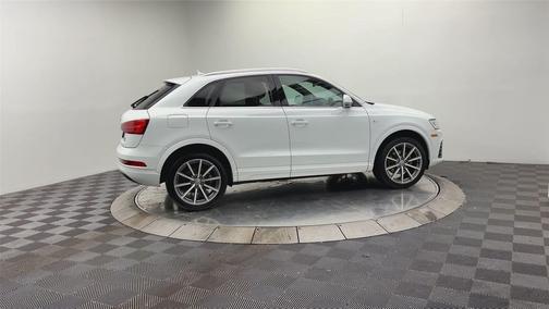 Glacier White Metallic 2018 Audi Q3 2.0T Premium Plus