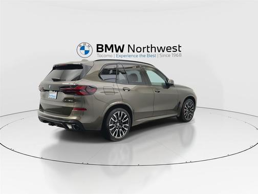 Manhattan Green Metallic 2026 BMW X5 PHEV xDrive50e
