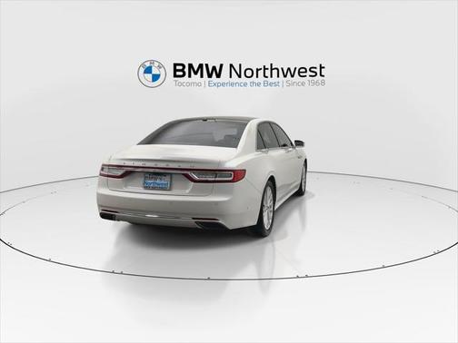 2017 Lincoln Continental Select