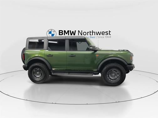 ERUPTION GREEN METALLIC 2024 Ford Bronco Badlands