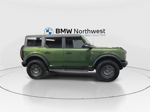 ERUPTION GREEN METALLIC 2024 Ford Bronco Badlands