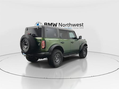 ERUPTION GREEN METALLIC 2024 Ford Bronco Badlands