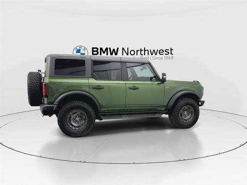 ERUPTION GREEN METALLIC 2024 Ford Bronco Badlands