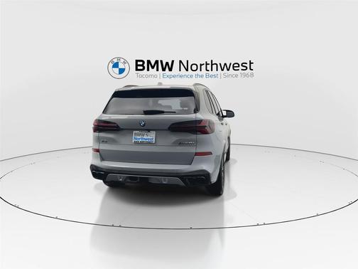 2024 BMW X5 M60i