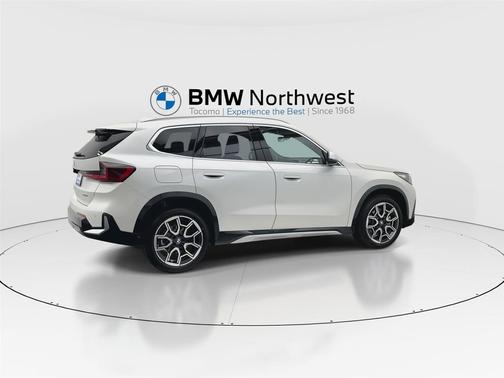 Mineral White Metallic 2026 BMW X1 xDrive28i