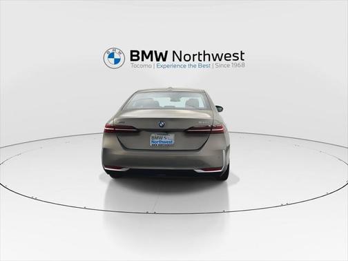 2024 BMW 530 i xDrive