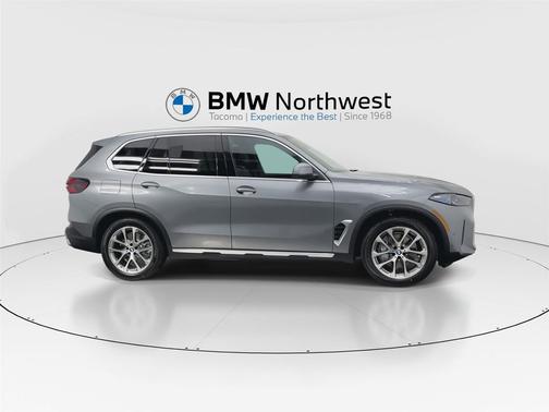 Skyscraper Grey Metallic 2026 BMW X5 PHEV xDrive50e