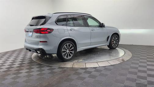 Brooklyn Grey Metallic 2026 BMW X5 xDrive40i