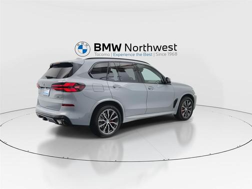 Brooklyn Grey Metallic 2026 BMW X5 xDrive40i