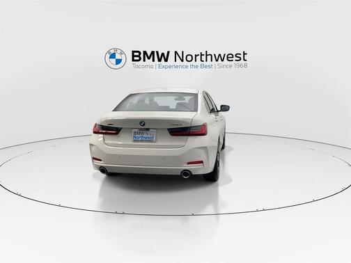 2025 BMW 330 i xDrive