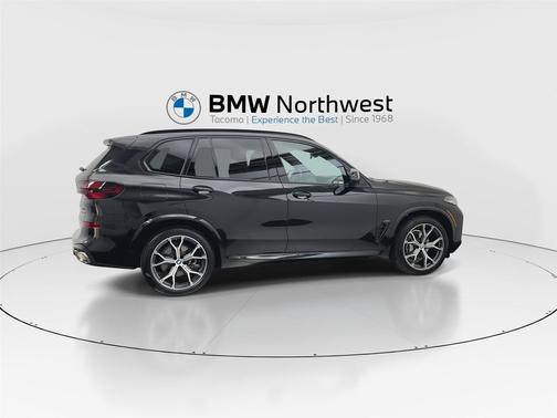 Black Sapphire Metallic 2024 BMW X5 xDrive40i