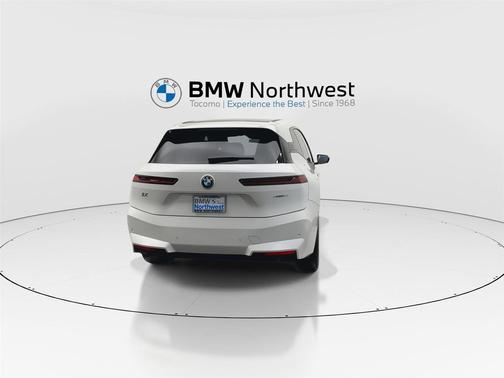 2026 BMW iX xDrive60