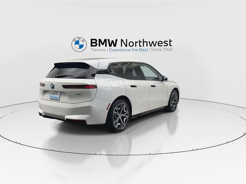 2026 BMW iX xDrive60