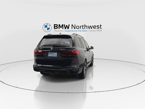 Black Sapphire Metallic 2021 BMW X7 M50i