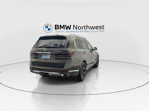 2025 BMW X7 xDrive40i