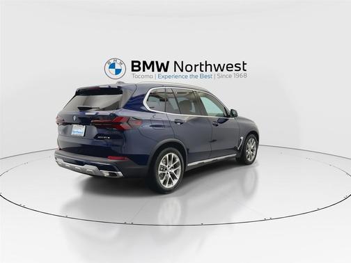 Tanzanite Blue II Metallic 2026 BMW X5 PHEV xDrive50e