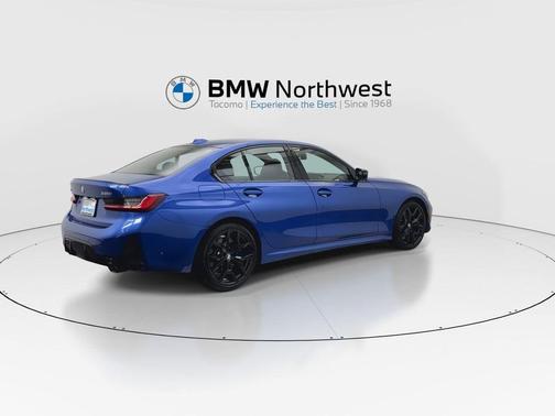 2025 BMW 330 i xDrive