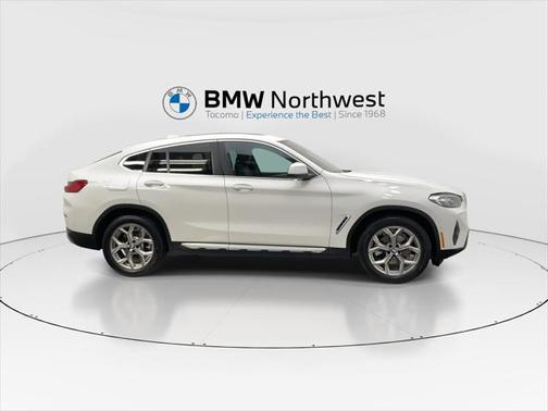 2025 BMW X4 xDrive30i