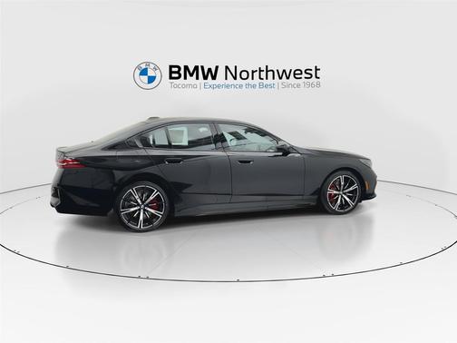 Black Sapphire Metallic 2026 BMW 550e xDrive