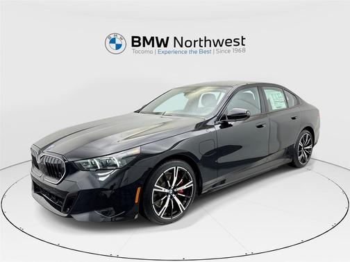 Black Sapphire Metallic 2026 BMW 550e xDrive