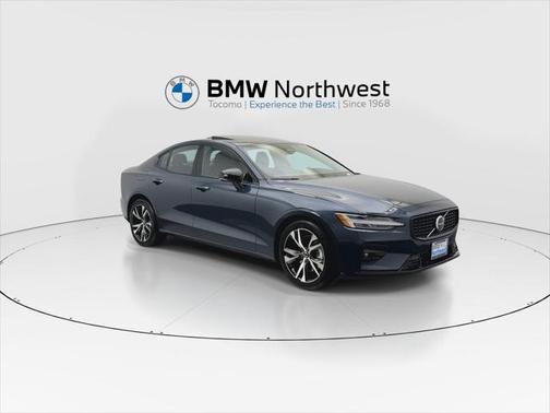 2024 Volvo S60 B5 Core Dark Theme