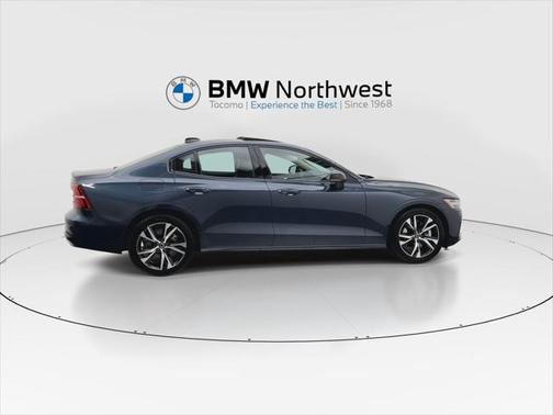 2024 Volvo S60 B5 Core Dark Theme