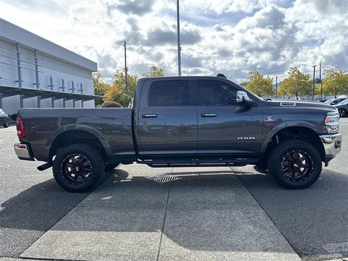2022 RAM 2500 Laramie Crew Cab 4x4 6'4' Box
