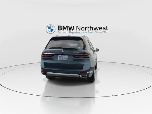 Blue Ridge Mountain Metallic 2026 BMW X7 xDrive40i
