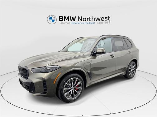 Manhattan Green Metallic 2026 BMW X5 PHEV xDrive50e